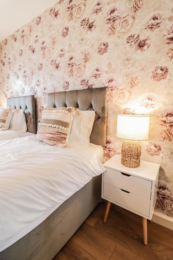 Spacious 1 Bed Flat-Free Parking Hillingdon Exteriör bild