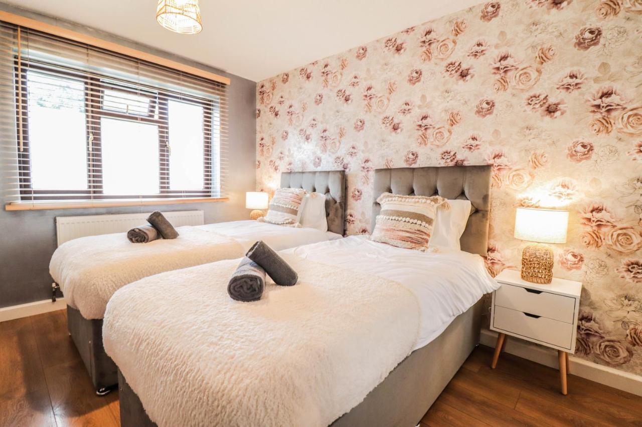 Spacious 1 Bed Flat-Free Parking Hillingdon Exteriör bild